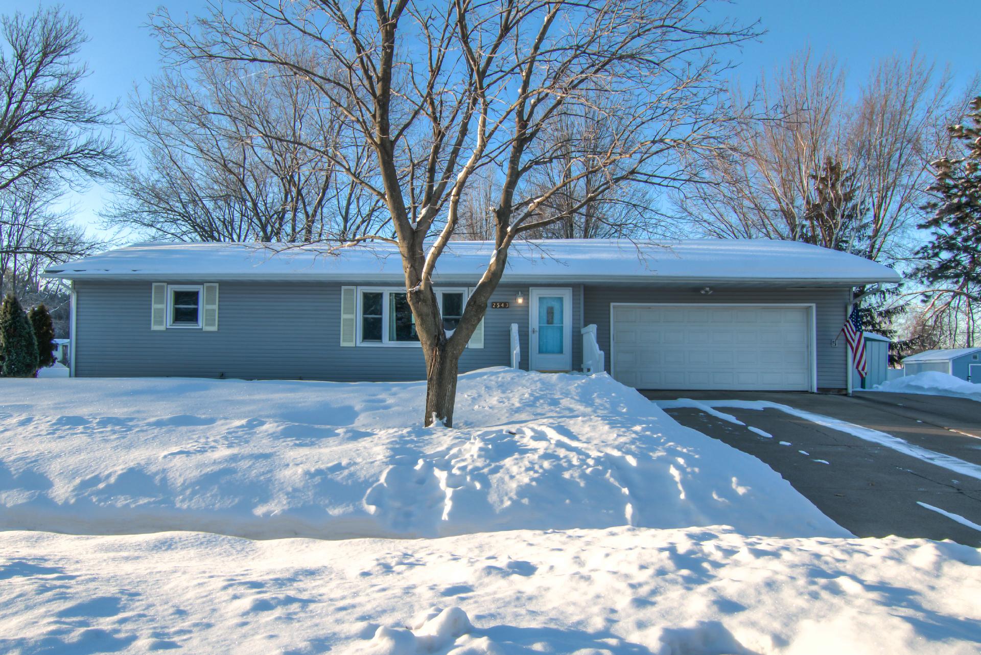 2543 Daniels Avenue Property Photo 1