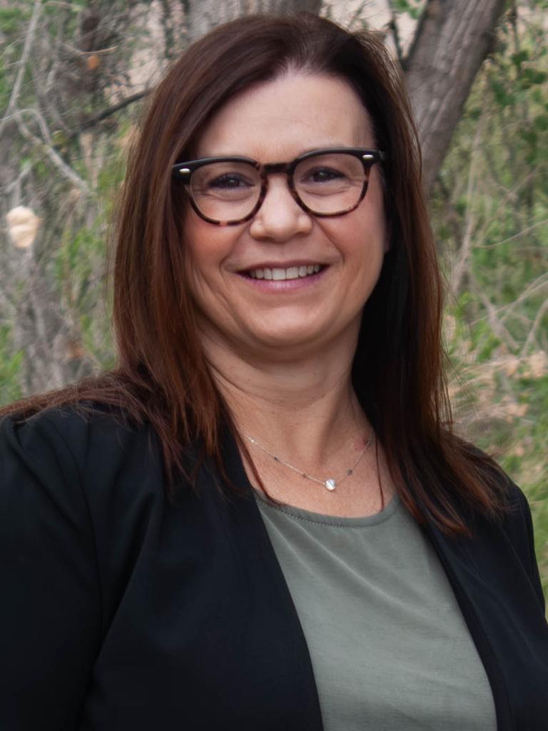 Suzy Dixon Profile Image