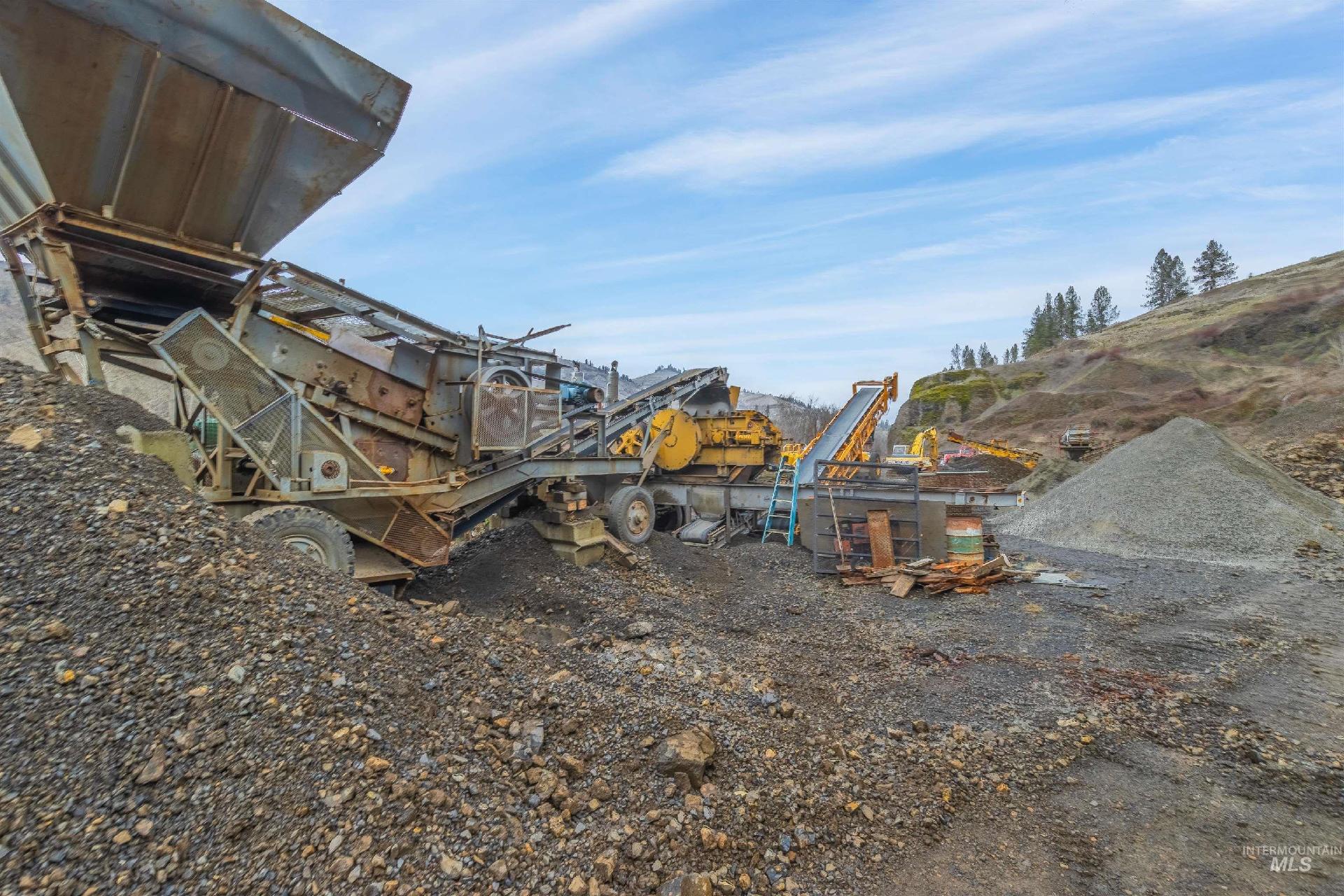 Old Oregon Rd Property Photo 3